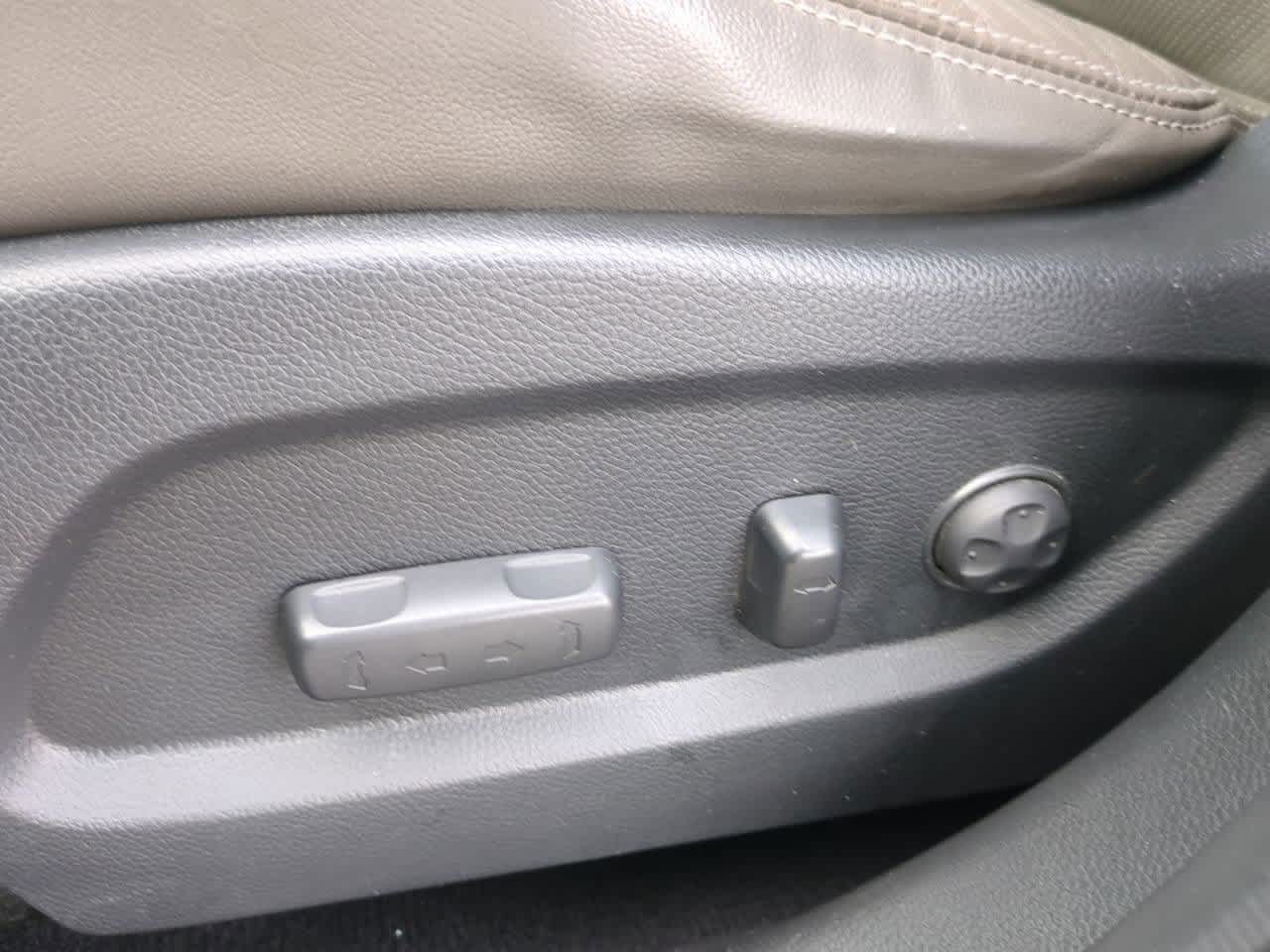 Thumbnail: 2017 Hyundai Santa Fe - 16