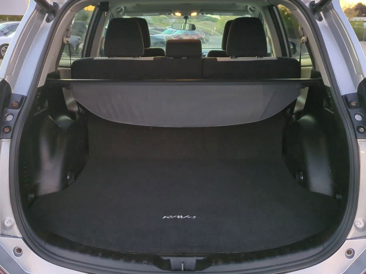 Thumbnail: 2016 Toyota RAV4 - 32