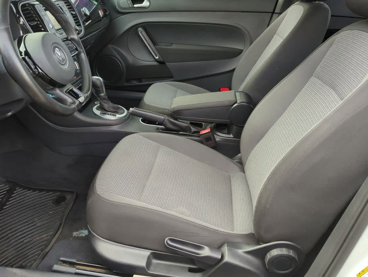 Thumbnail: 2019 Volkswagen Beetle - 13