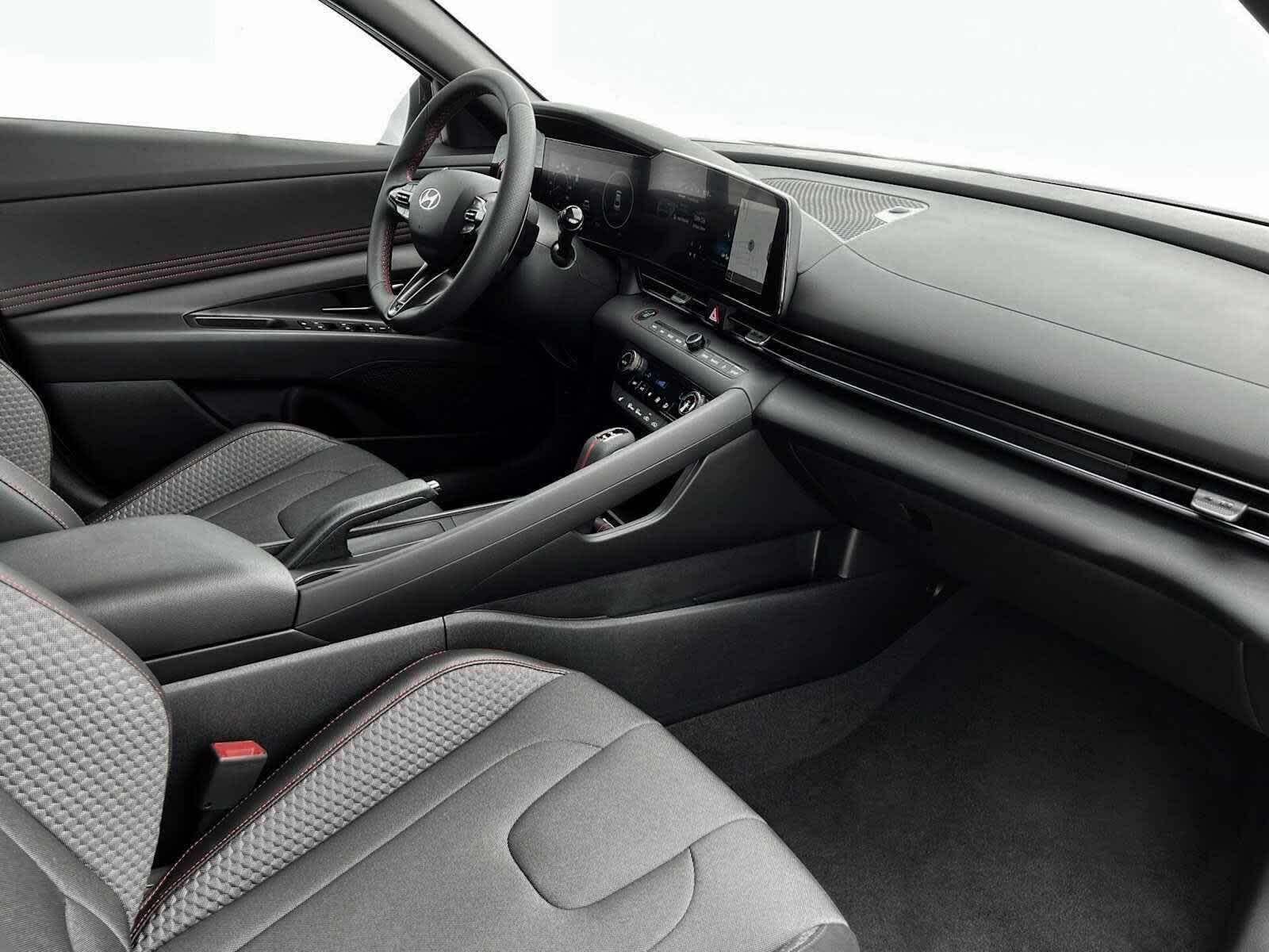 Thumbnail: 2025 Hyundai Elantra - 15