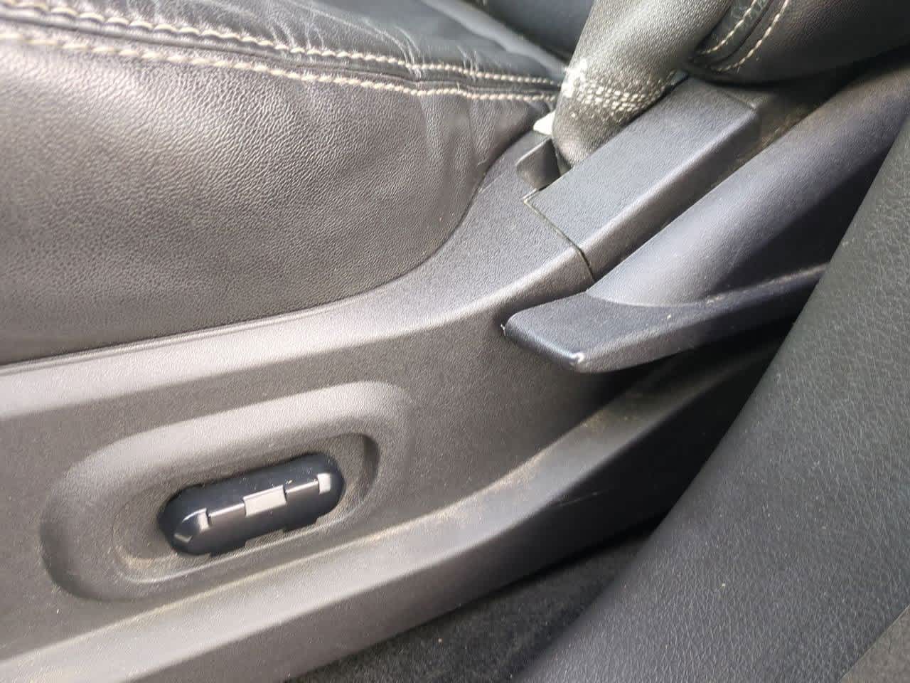 Thumbnail: 2009 Ford Edge - 16