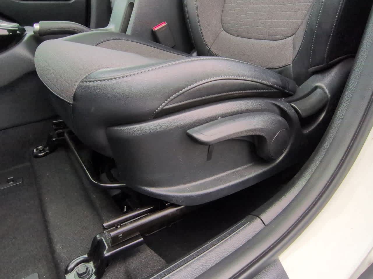 Thumbnail: 2023 Kia Seltos - 17