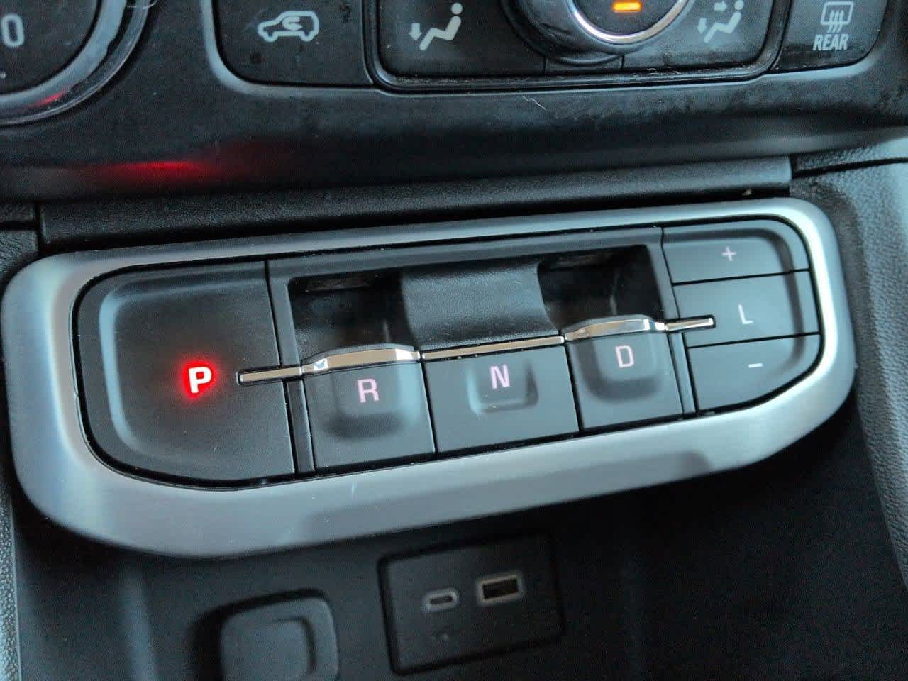 Thumbnail: 2023 GMC Acadia - 31