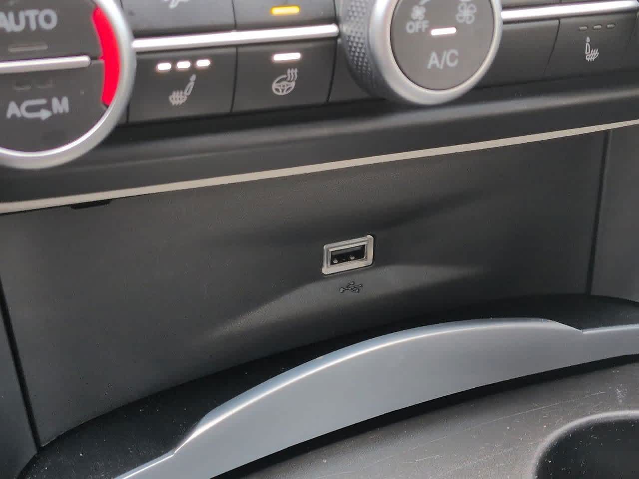 Thumbnail: 2019 Alfa Romeo Giulia - 29