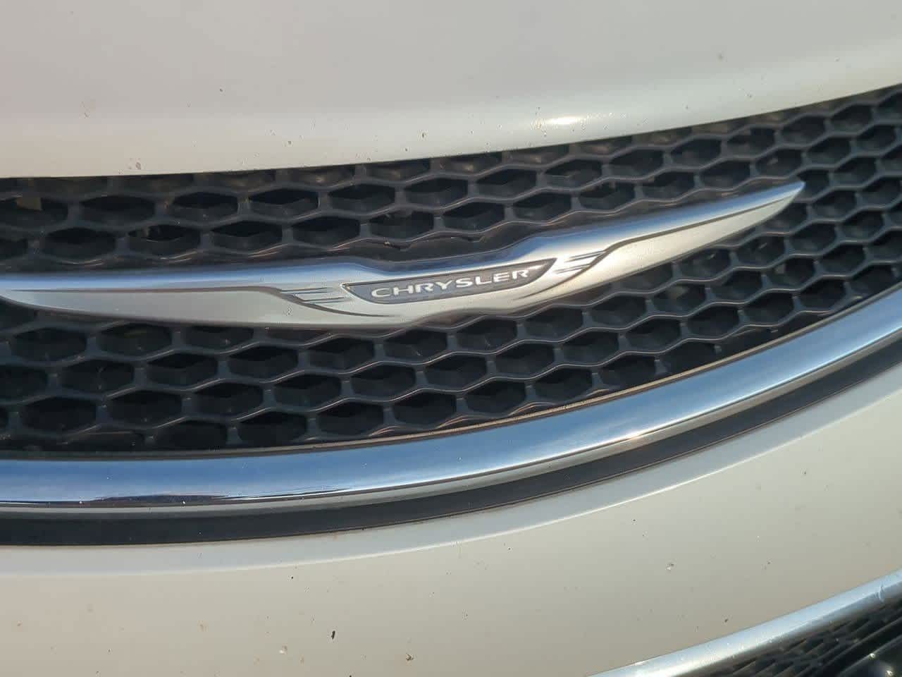 Thumbnail: 2015 Chrysler 200 - 11