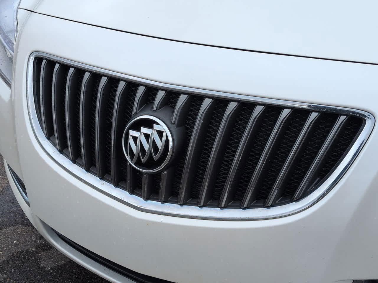 Thumbnail: 2013 Buick Regal - 11