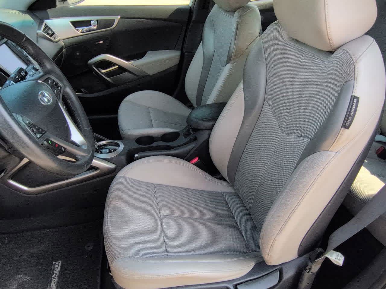 Thumbnail: 2013 Hyundai Veloster - 15