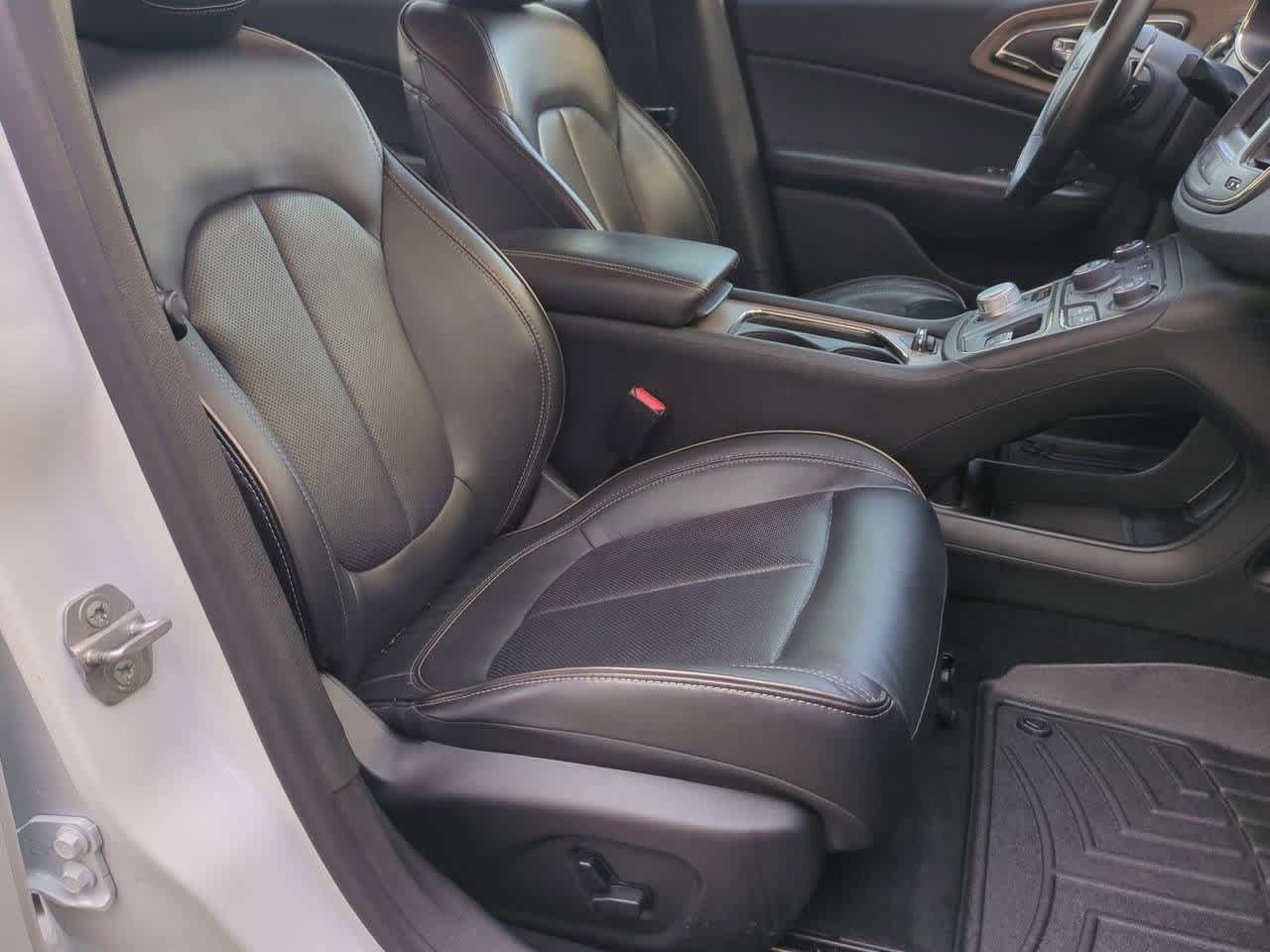 Thumbnail: 2015 Chrysler 200 - 20