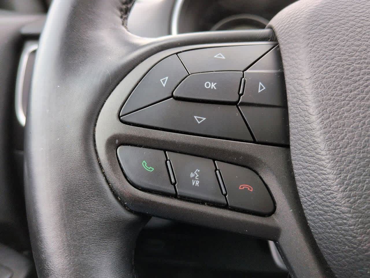 Thumbnail: 2019 Jeep Cherokee - 23