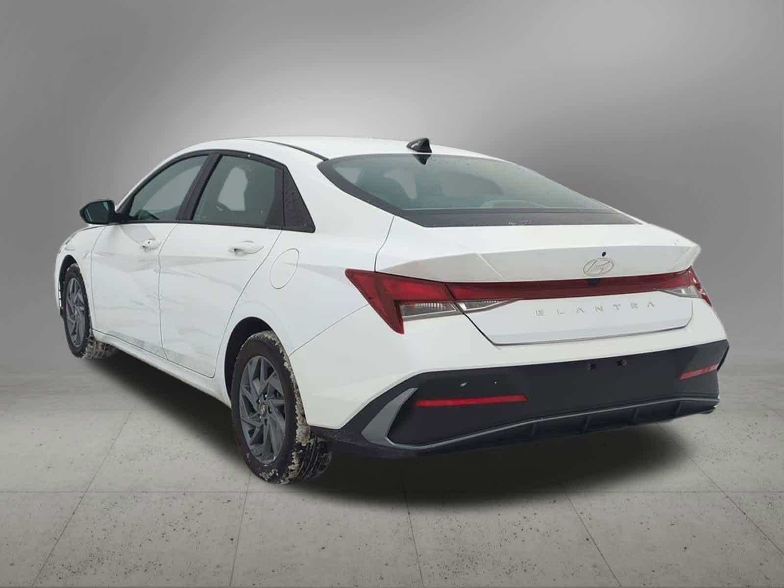 Thumbnail: 2024 Hyundai Elantra - 4