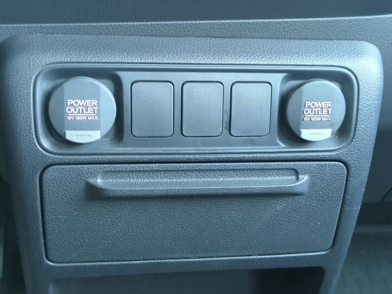 Thumbnail: 2011 Honda Ridgeline - 27