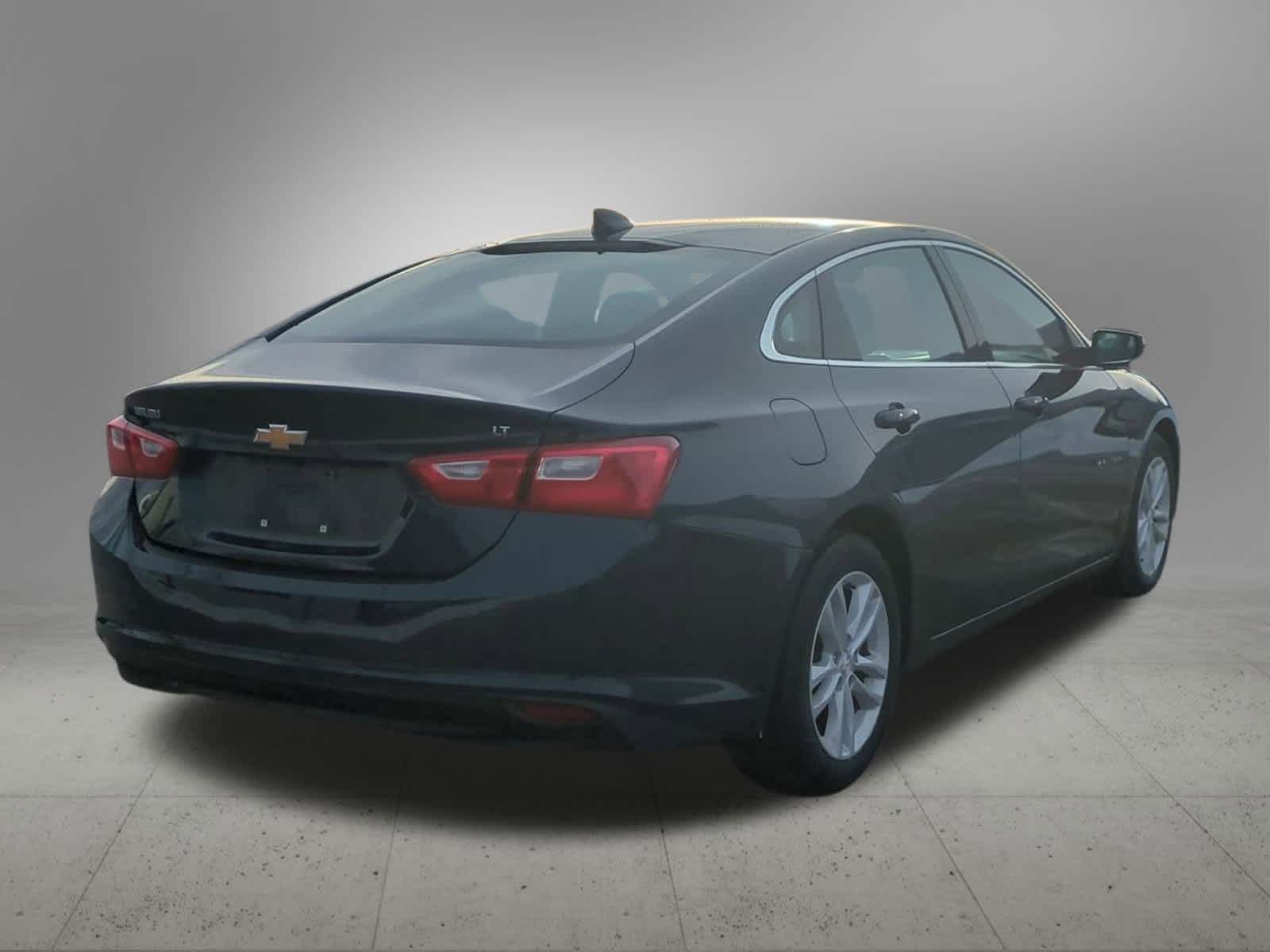 Thumbnail: 2016 Chevrolet Malibu - 6