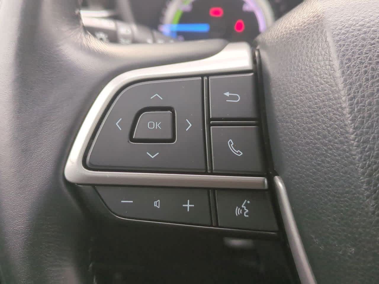 Thumbnail: 2023 Toyota Highlander - 24