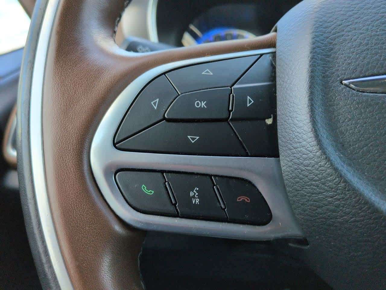 Thumbnail: 2020 Chrysler Pacifica - 25