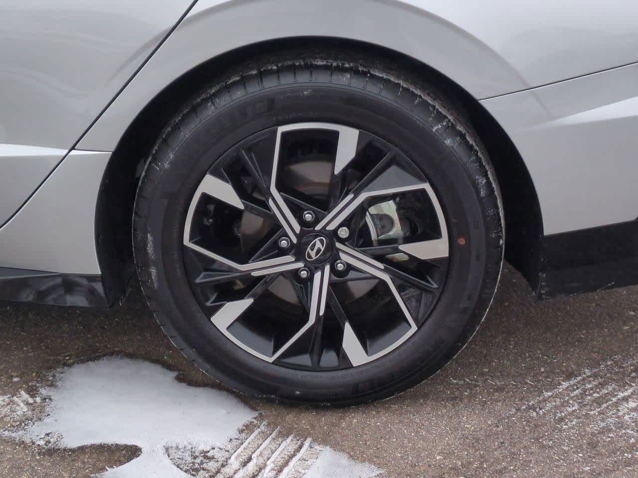 Thumbnail: 2024 Hyundai Sonata - 13