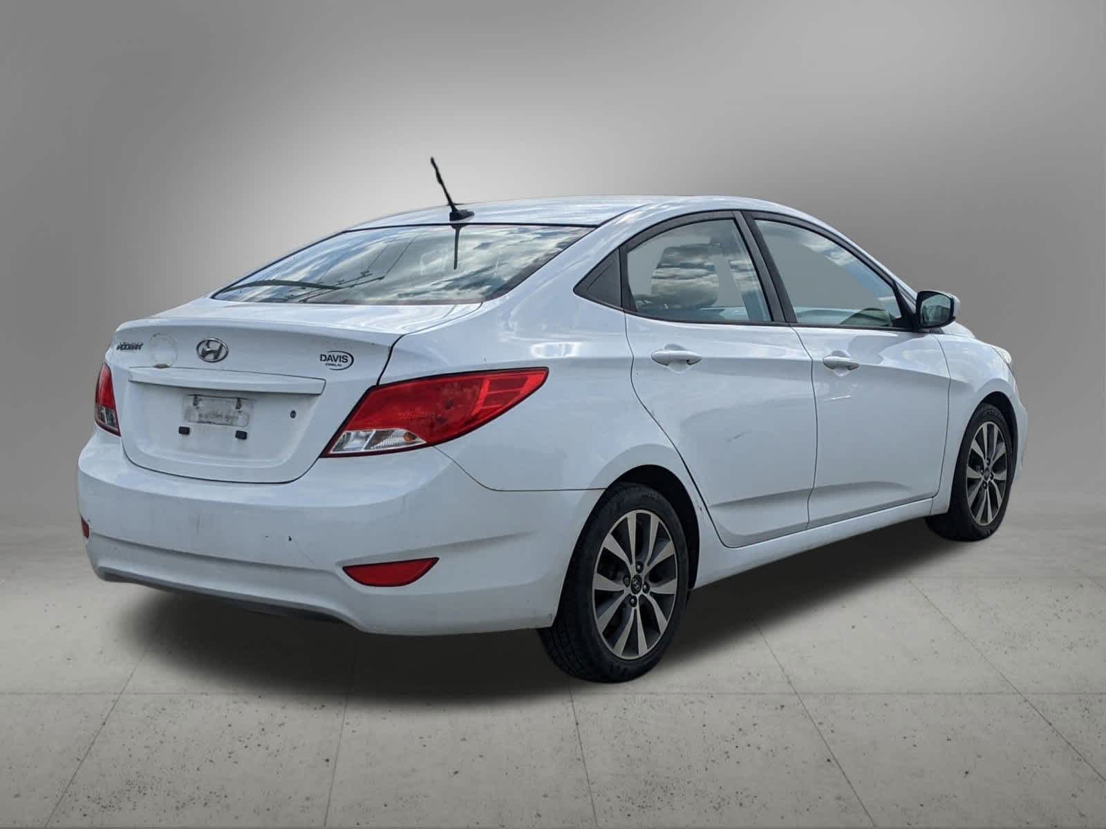 Thumbnail: 2017 Hyundai Accent - 7