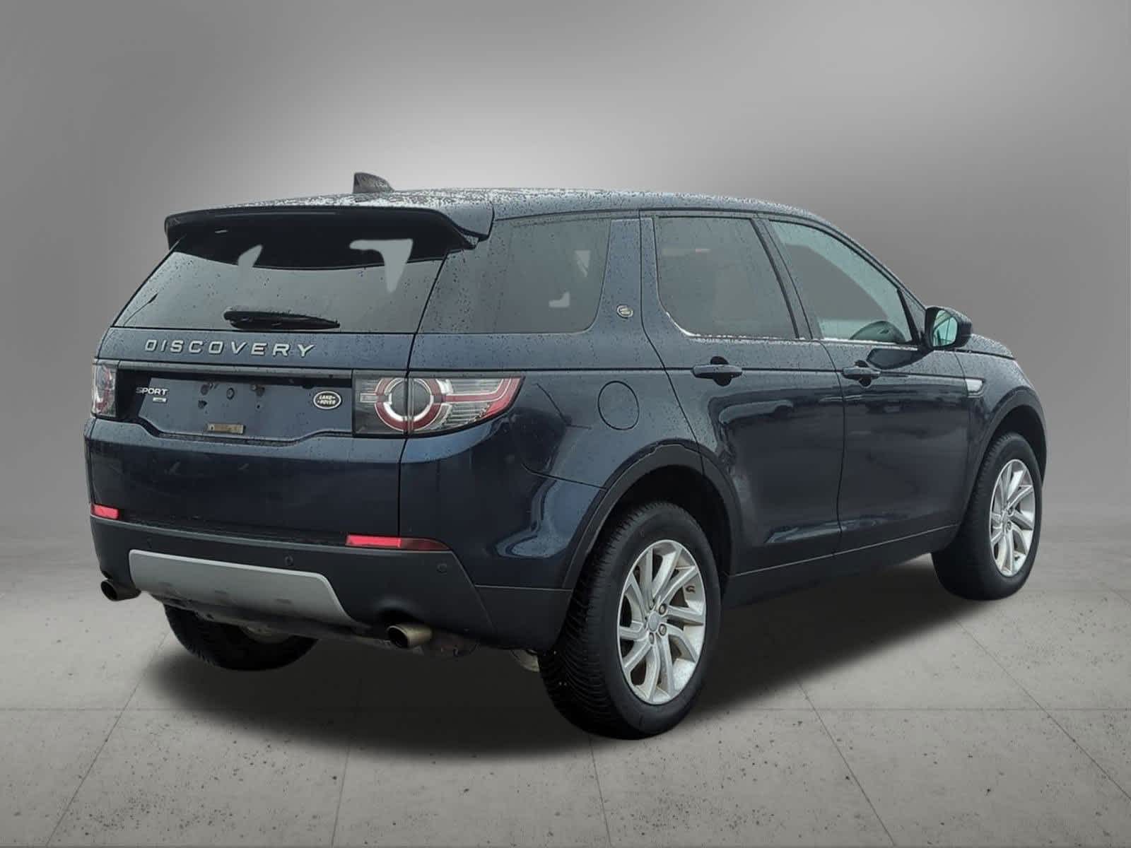 Thumbnail: 2017 Land Rover Discovery Sport - 6