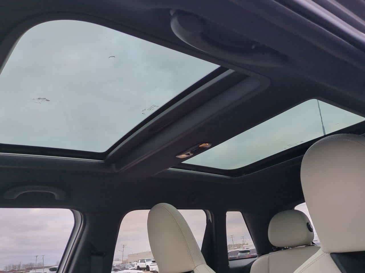 Thumbnail: 2025 MINI Cooper Hardtop - 17