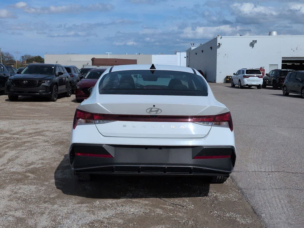 Thumbnail: 2024 Hyundai Elantra - 5