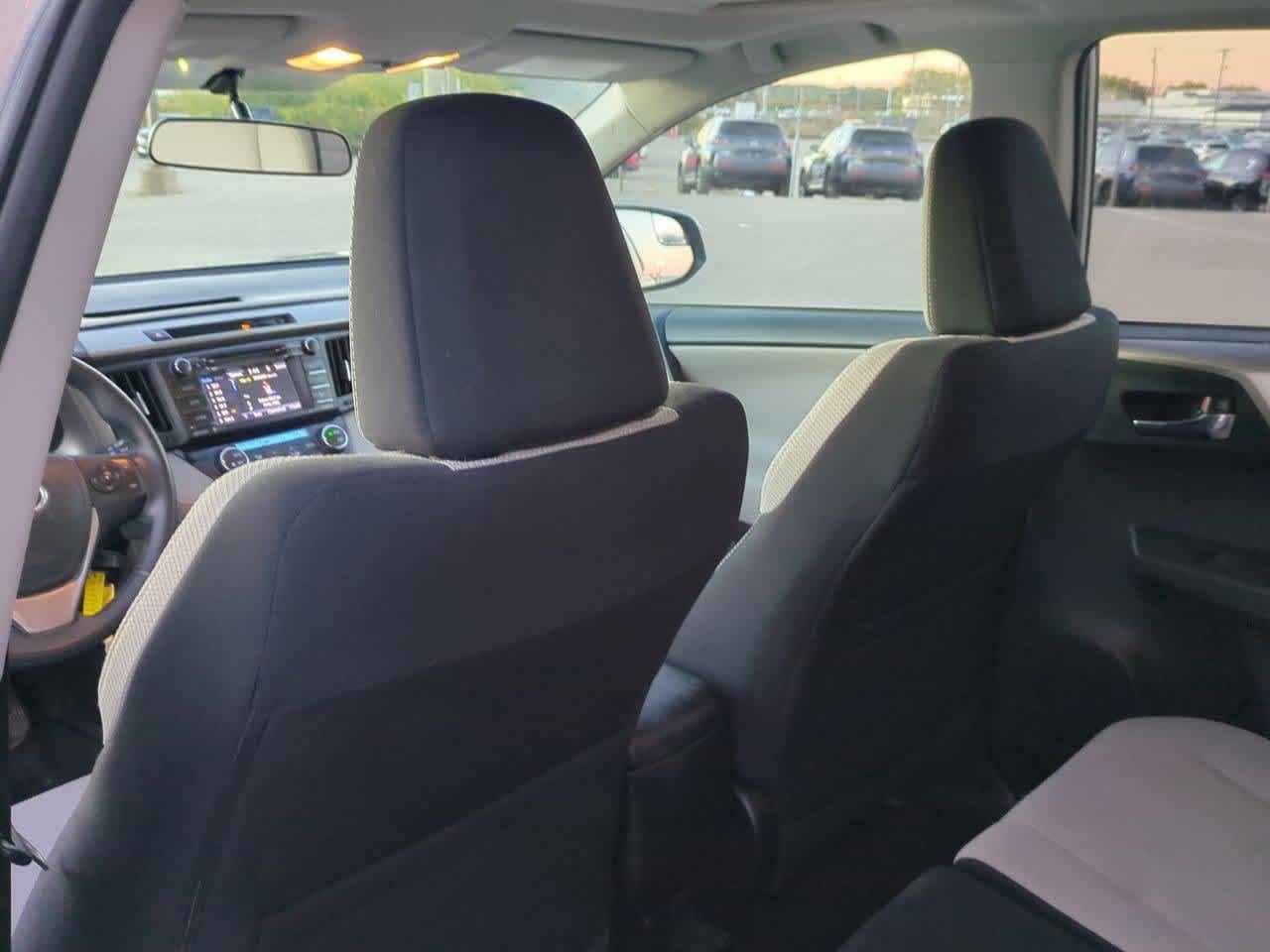 Thumbnail: 2016 Toyota RAV4 - 17