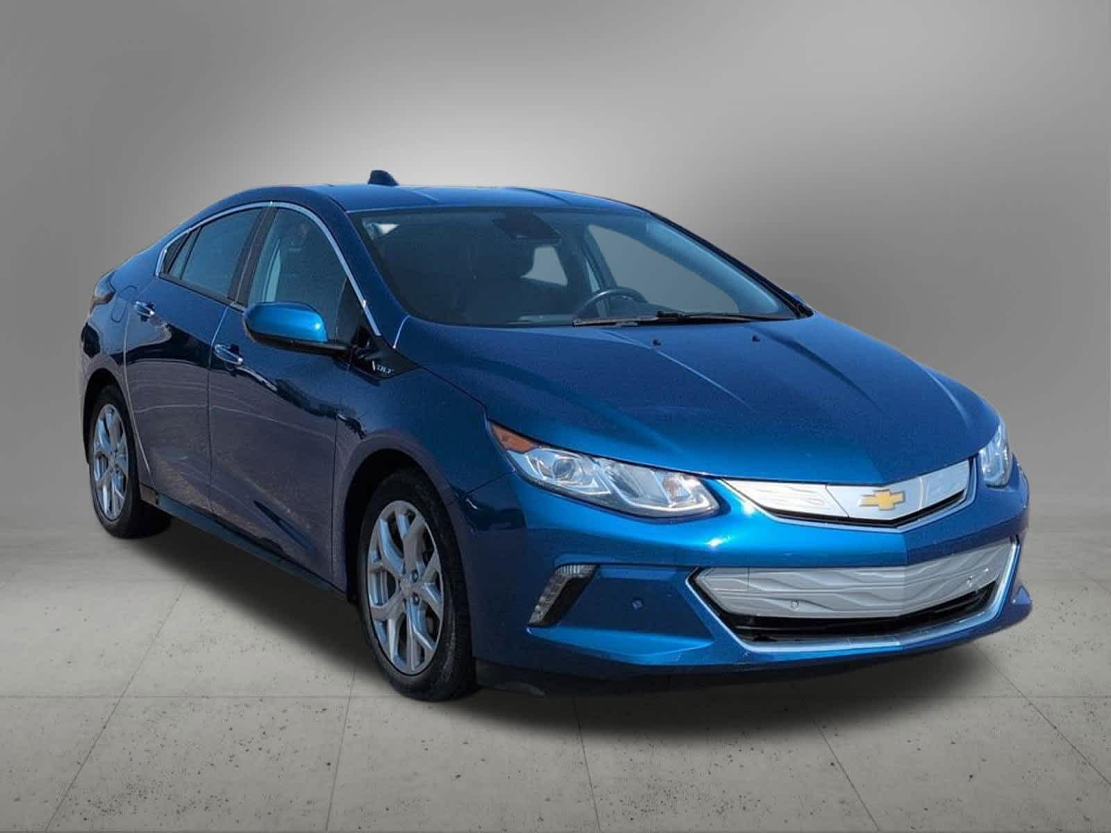 Thumbnail: 2017 Chevrolet Volt - 8