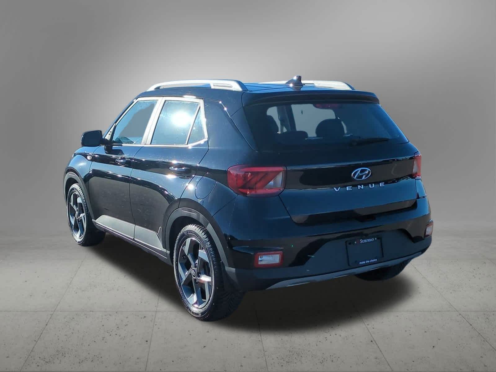 Thumbnail: 2022 Hyundai Venue - 4