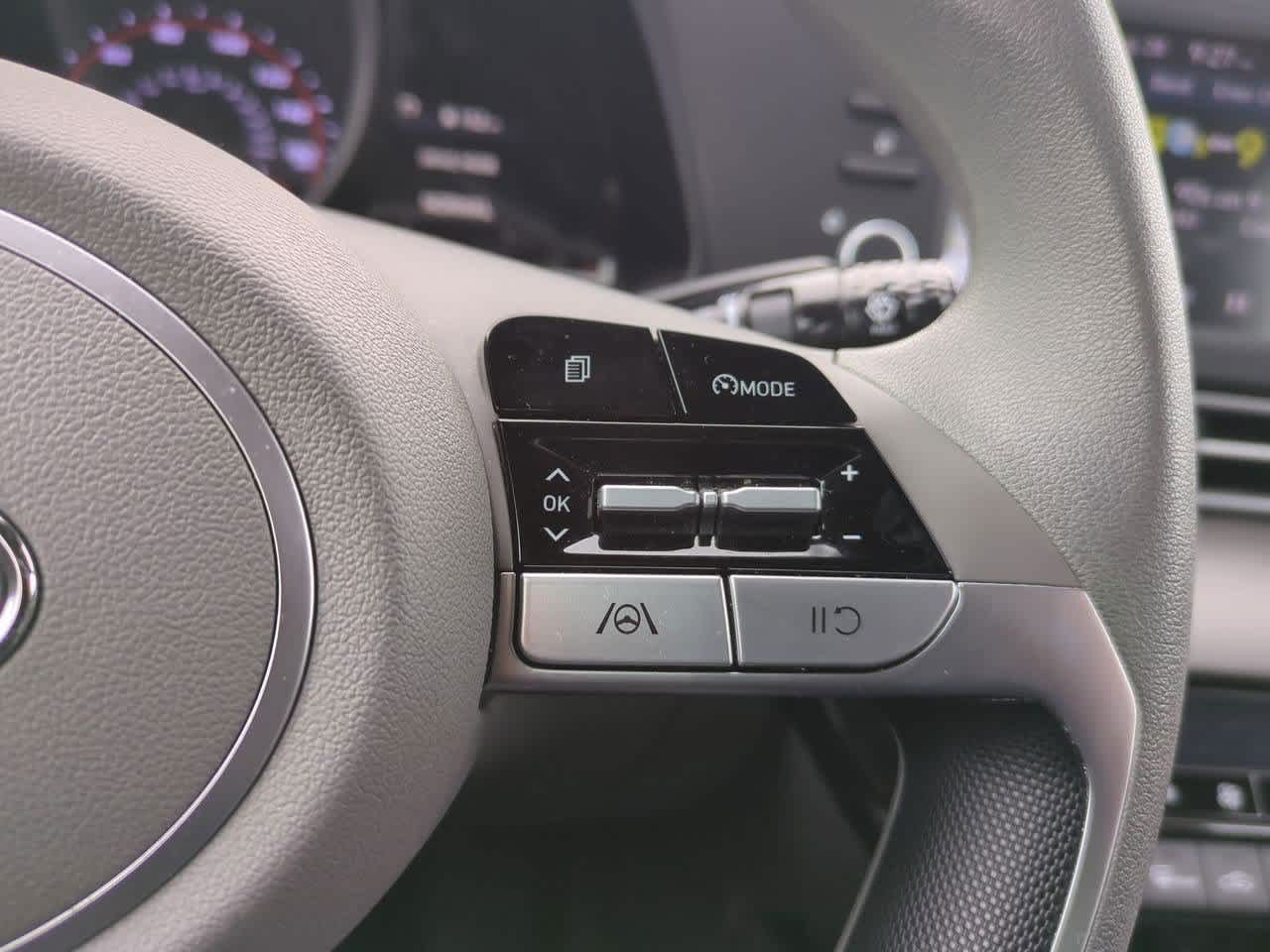 Thumbnail: 2022 Hyundai Elantra - 22