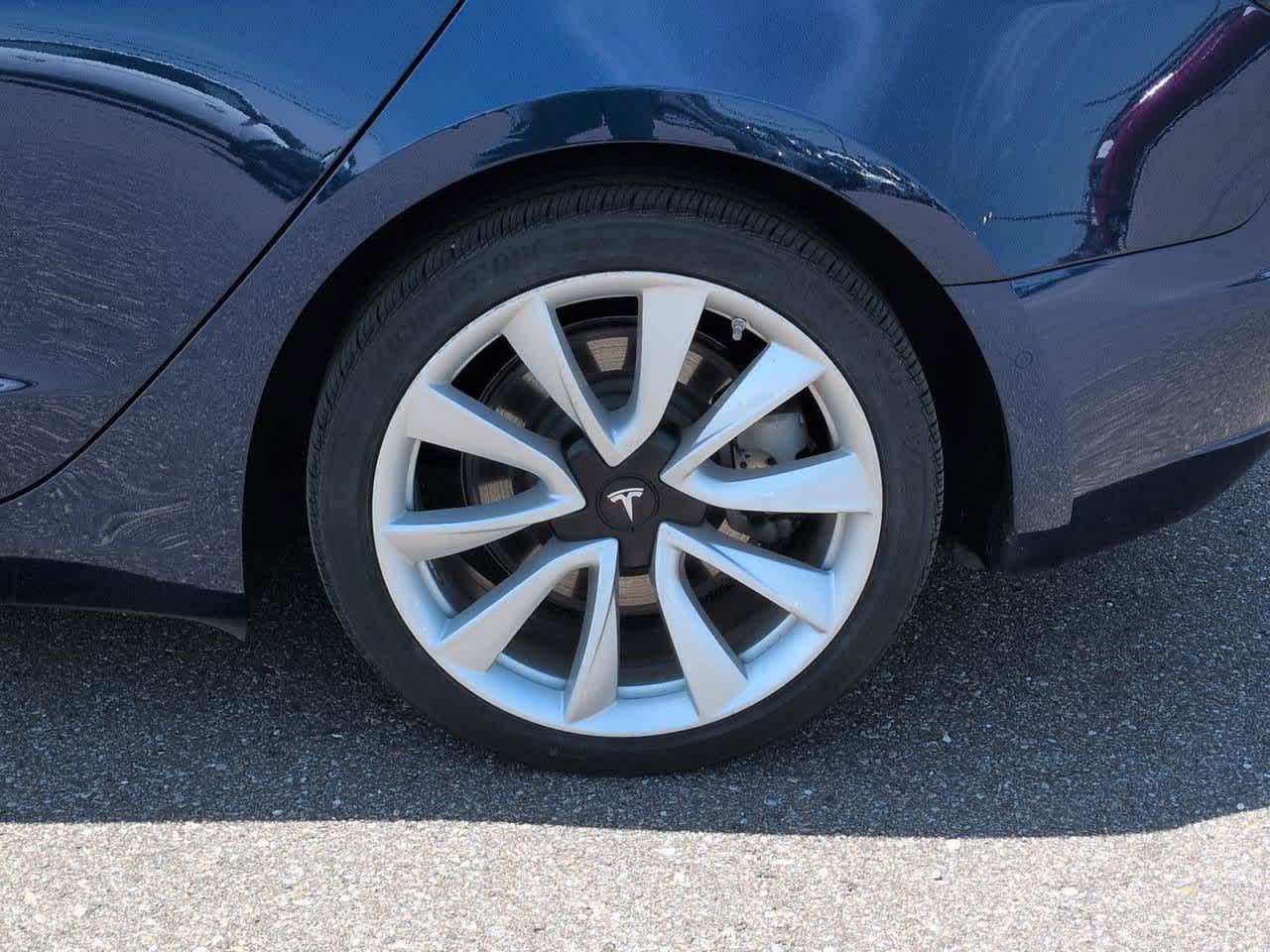 Thumbnail: 2018 Tesla Model 3 - 12