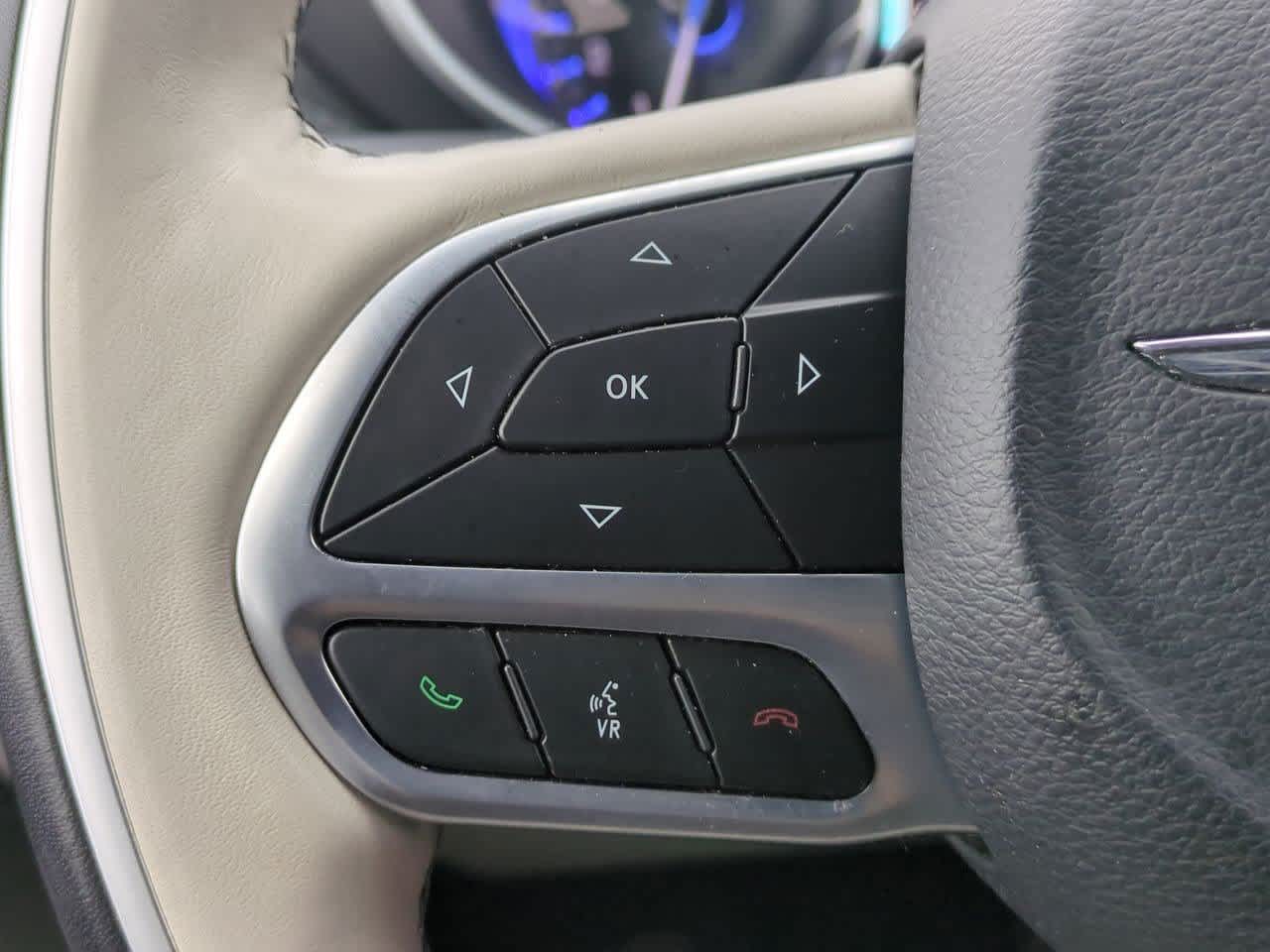 Thumbnail: 2020 Chrysler Pacifica - 24