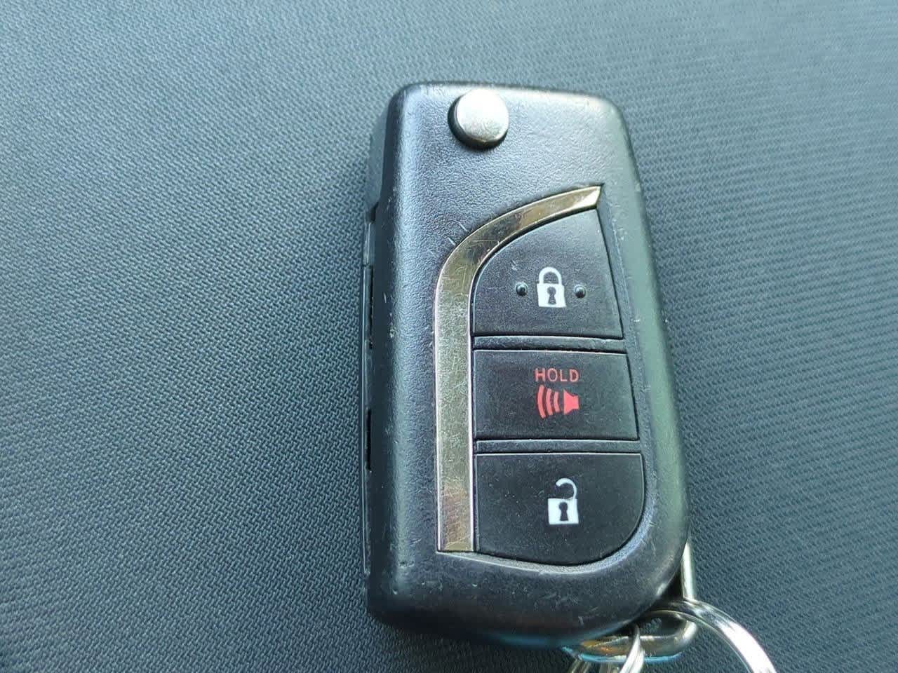 Thumbnail: 2020 Toyota RAV4 - 31