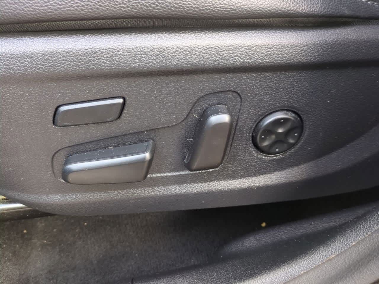 Thumbnail: 2019 Hyundai Santa Fe - 16