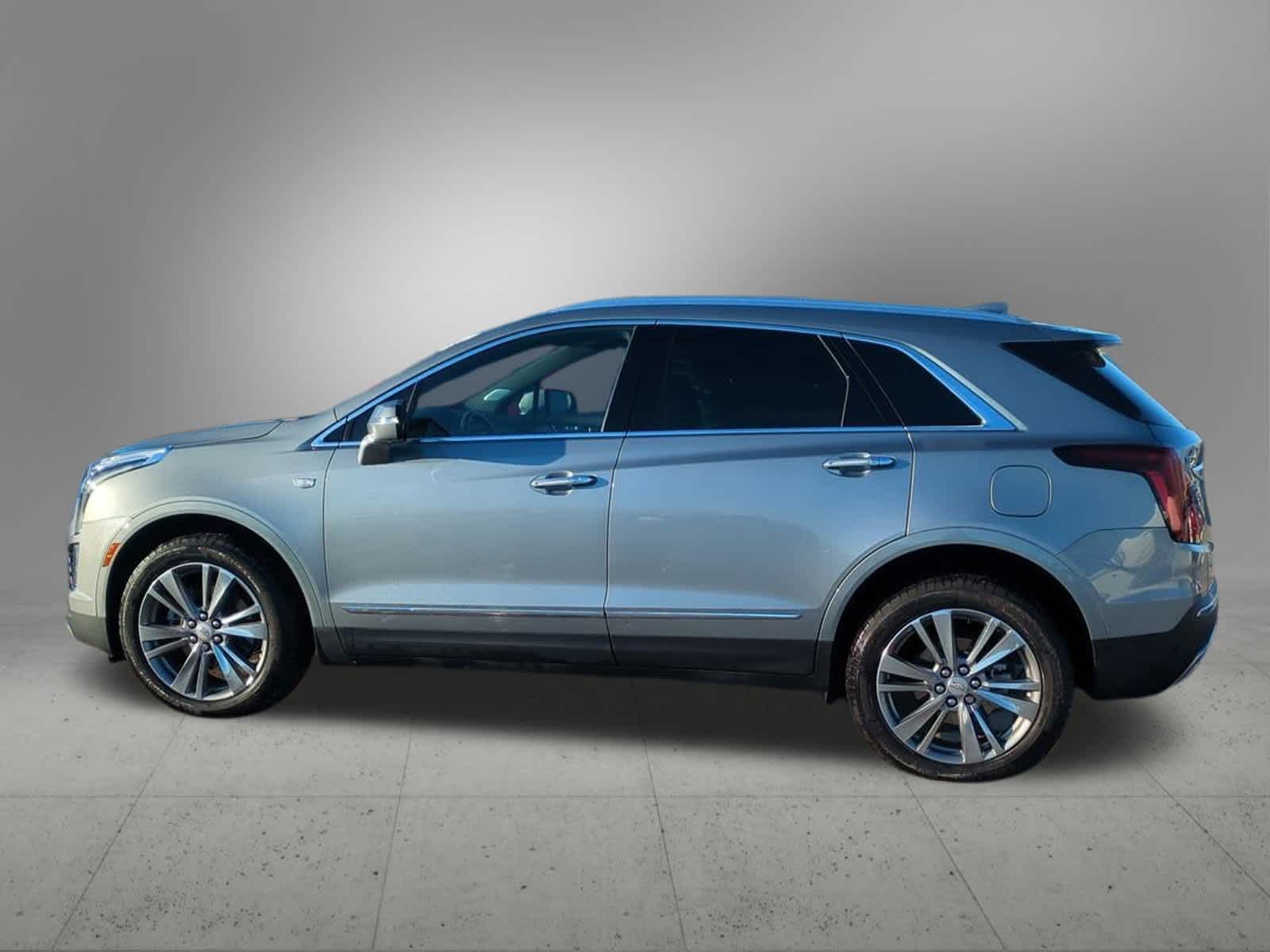 Thumbnail: 2024 Cadillac XT5 - 3