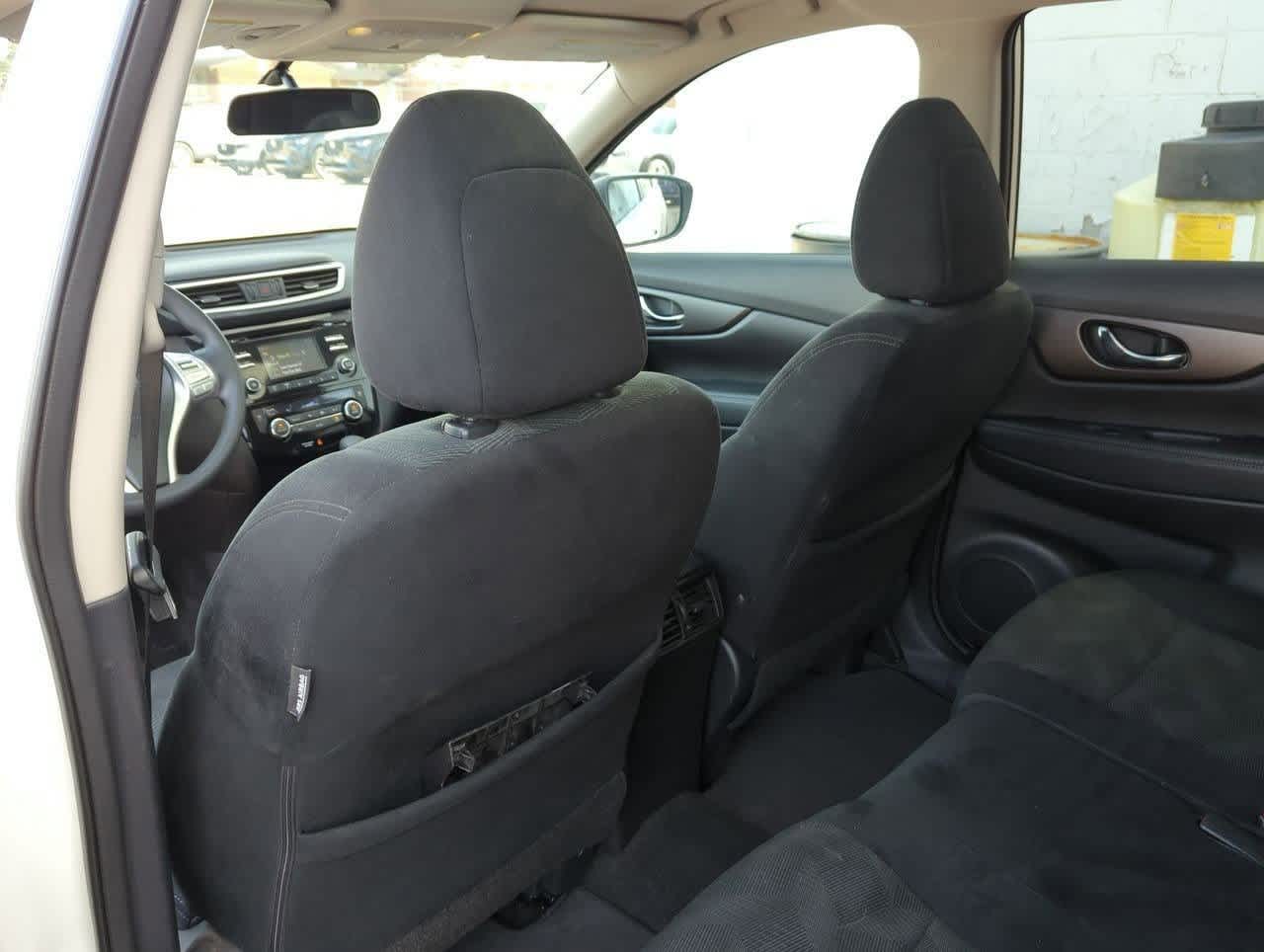 2014 Nissan Rogue SV 16