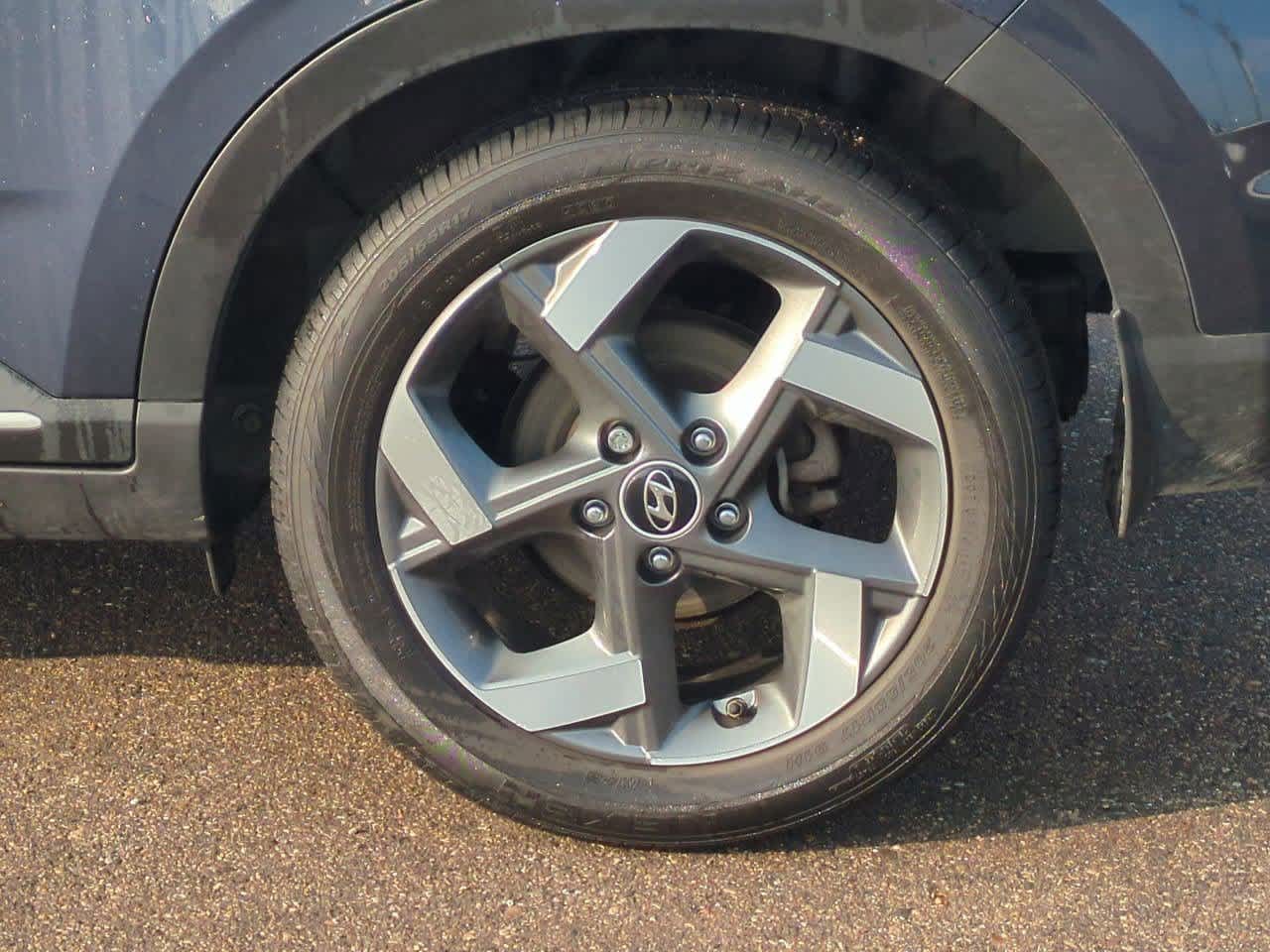 Thumbnail: 2023 Hyundai Venue - 13