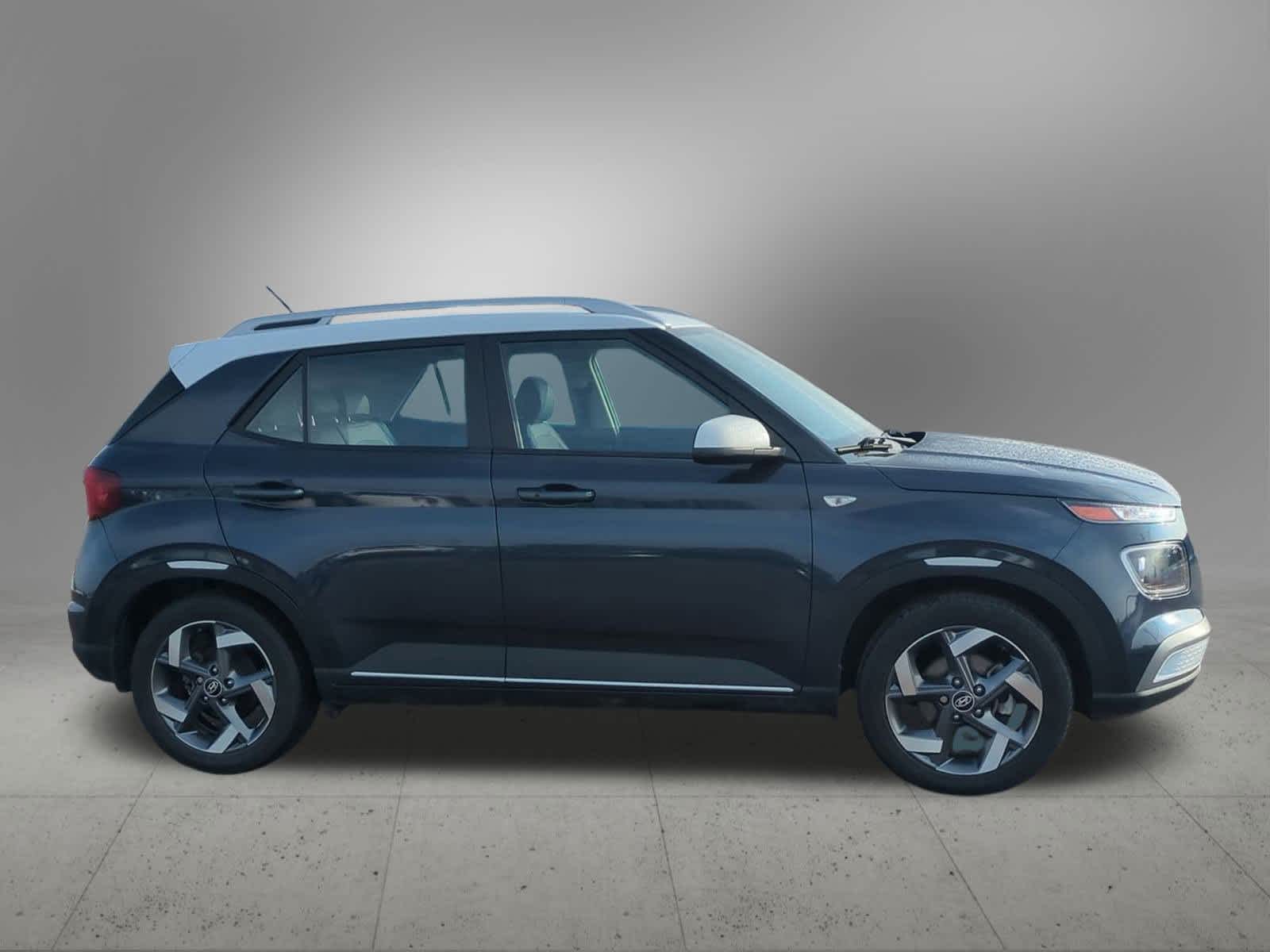 Thumbnail: 2023 Hyundai Venue - 7