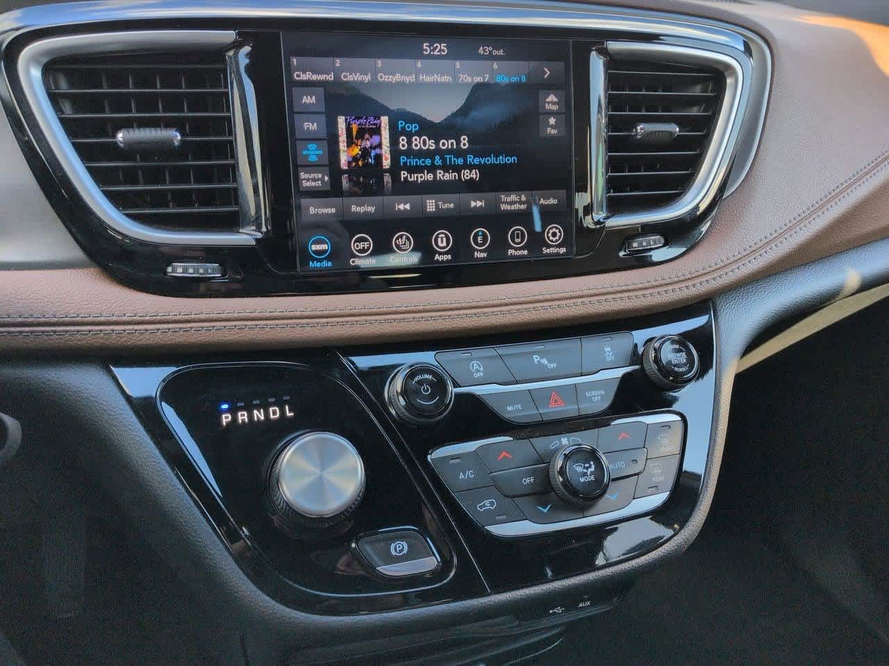 Thumbnail: 2020 Chrysler Pacifica - 29