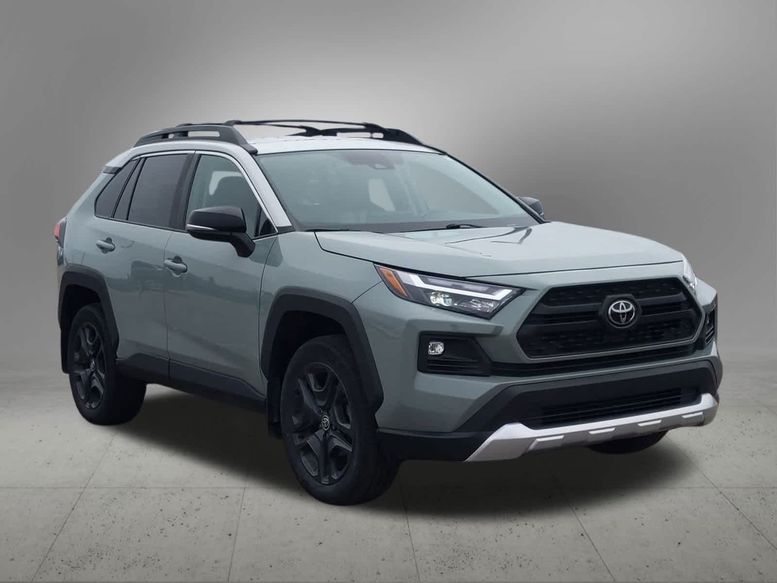 Thumbnail: 2022 Toyota RAV4 - 8