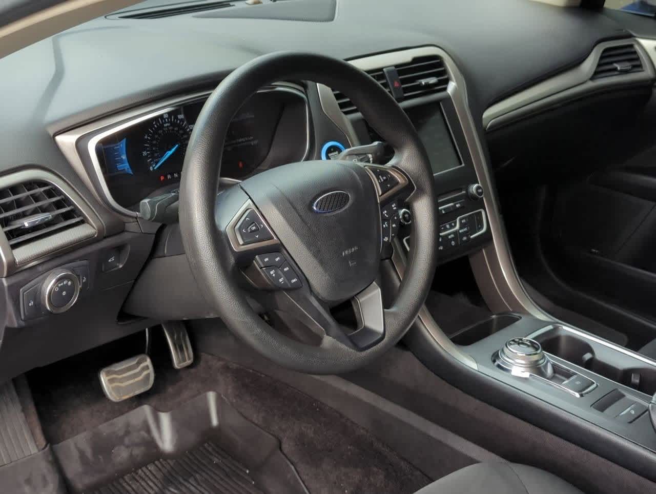 2017 Ford Fusion SE 2