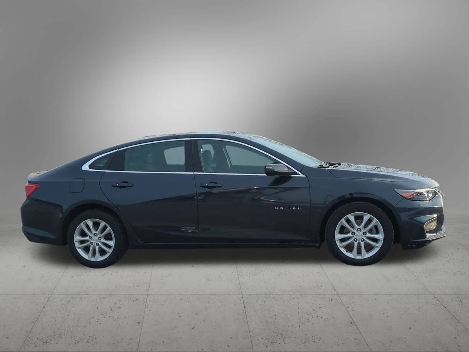Thumbnail: 2016 Chevrolet Malibu - 7