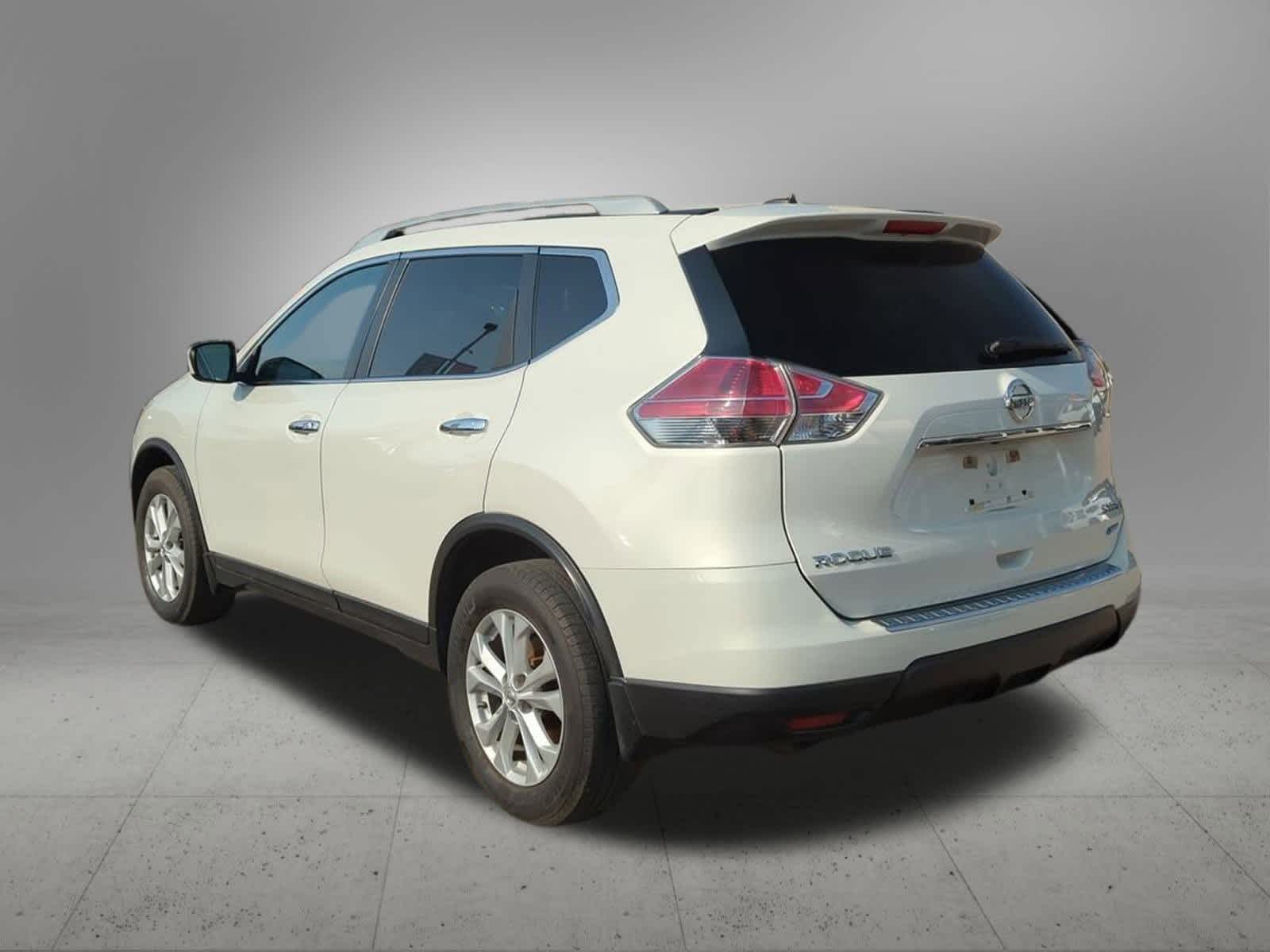 2014 Nissan Rogue SV 4
