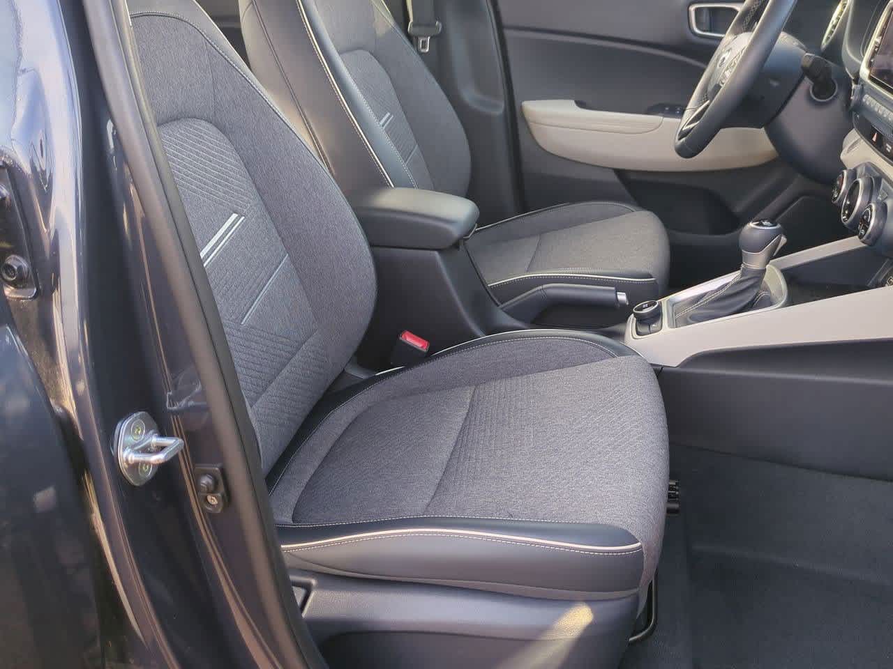 Thumbnail: 2023 Hyundai Venue - 20