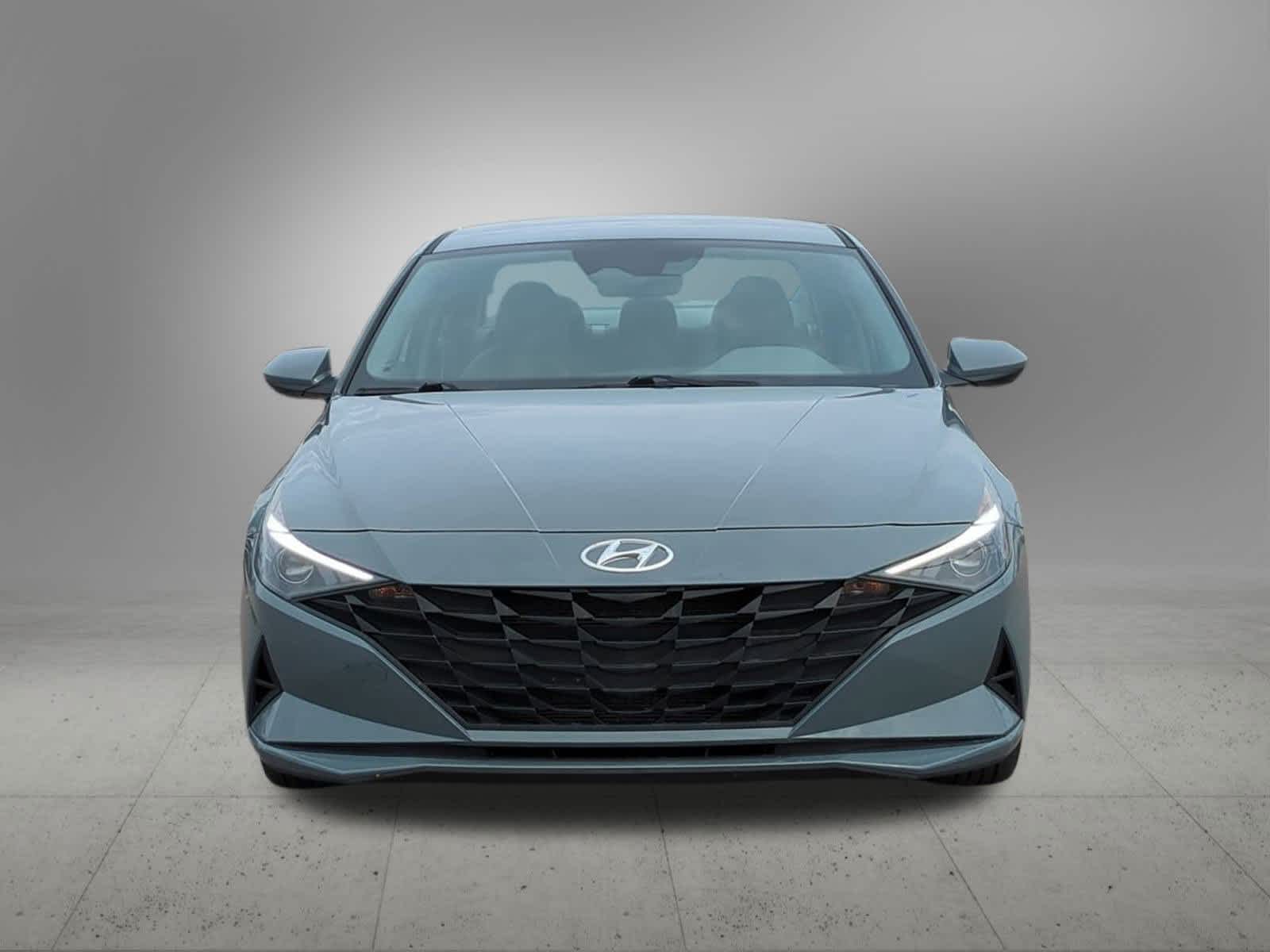 Thumbnail: 2022 Hyundai Elantra - 9