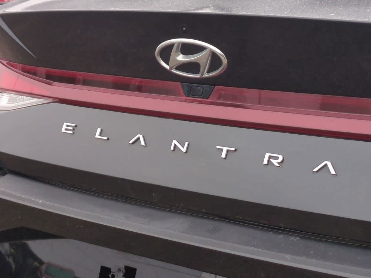 Thumbnail: 2023 Hyundai Elantra - 12