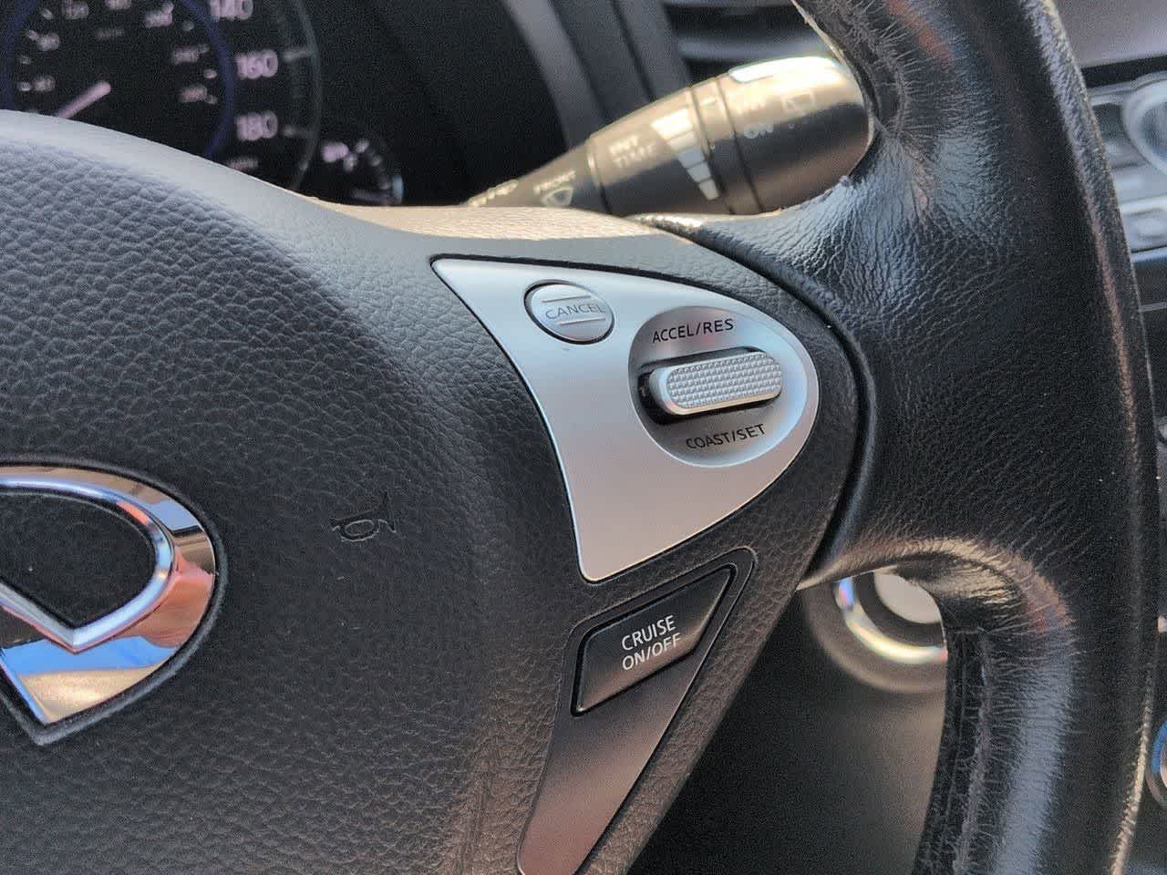 Thumbnail: 2012 INFINITI FX35 - 24