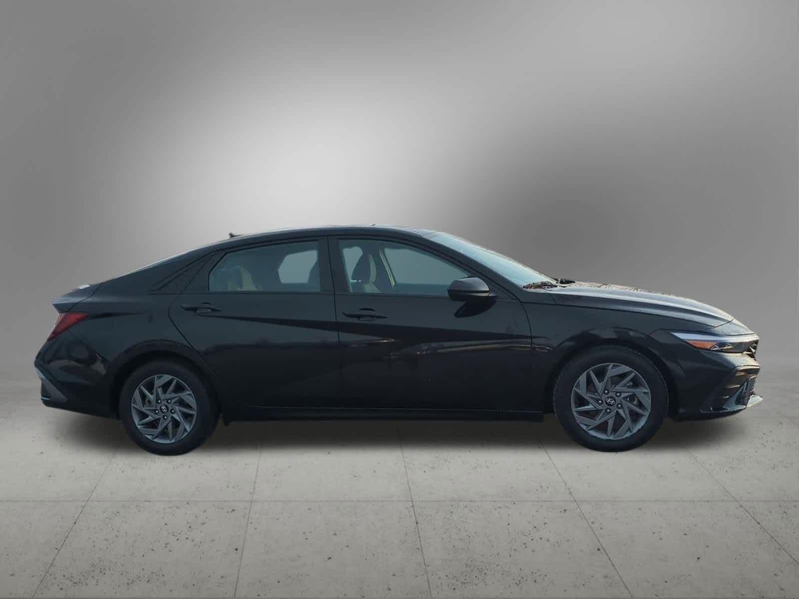 Thumbnail: 2024 Hyundai Elantra - 7