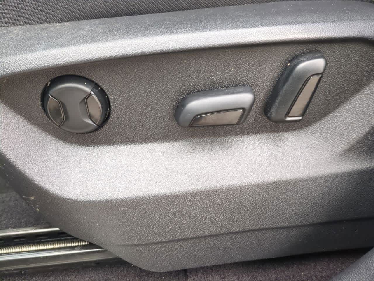 Thumbnail: 2021 Volkswagen Atlas - 16