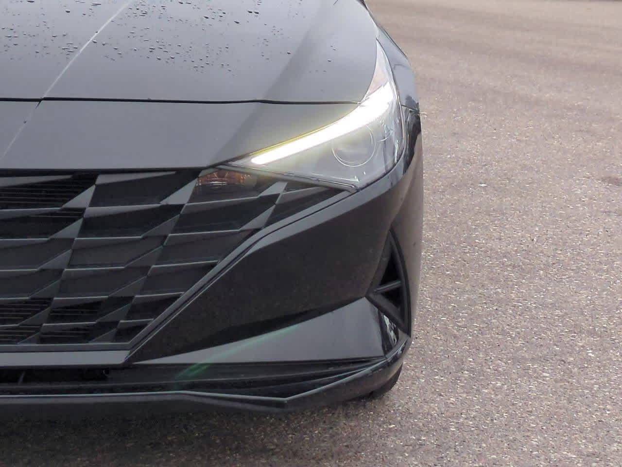 Thumbnail: 2023 Hyundai Elantra - 10