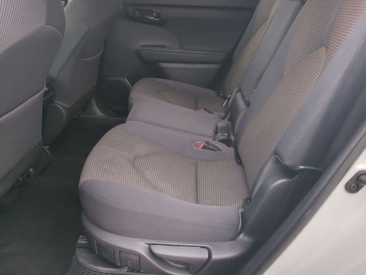 Thumbnail: 2023 Toyota Highlander - 18