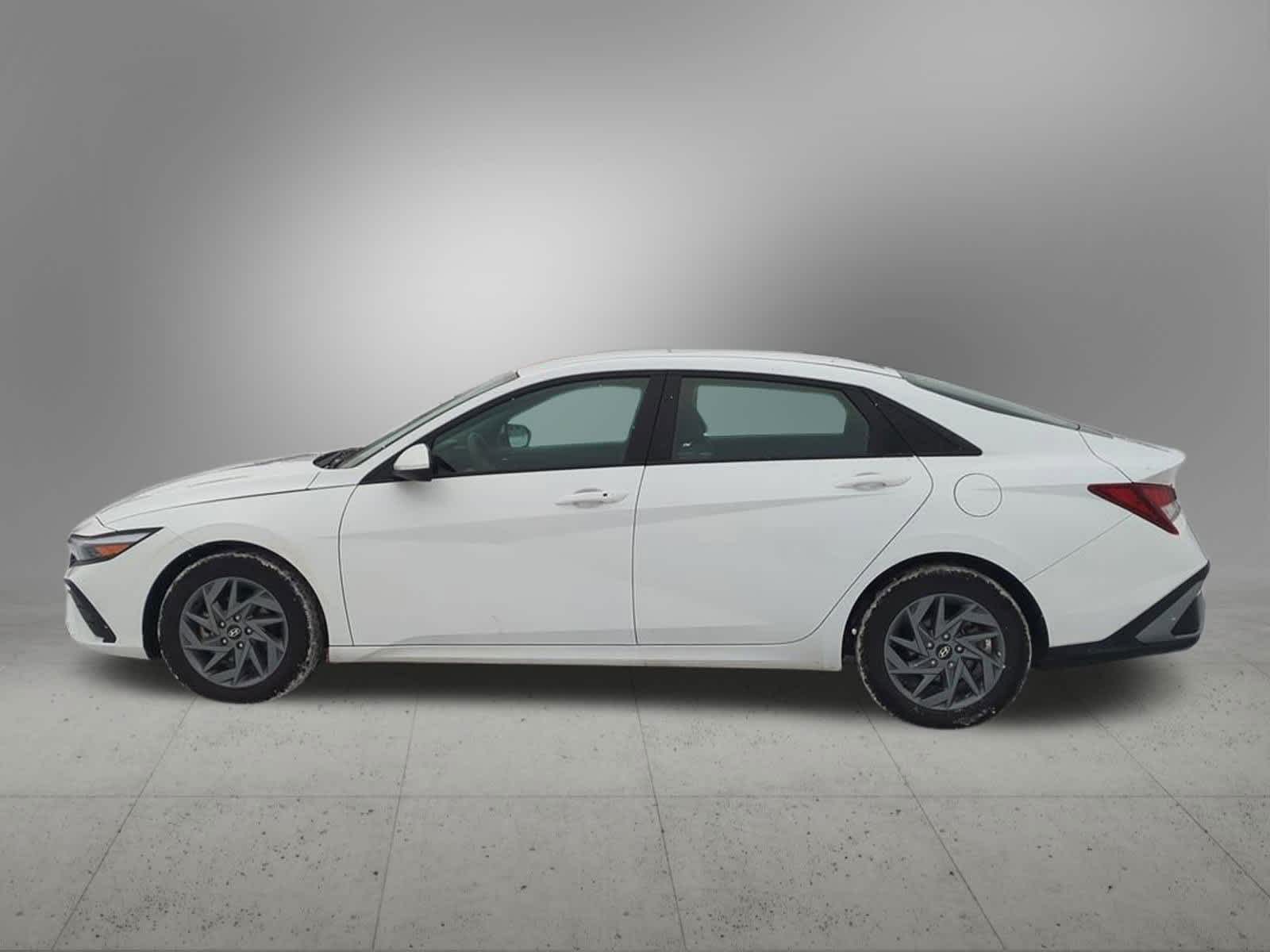 Thumbnail: 2024 Hyundai Elantra - 3