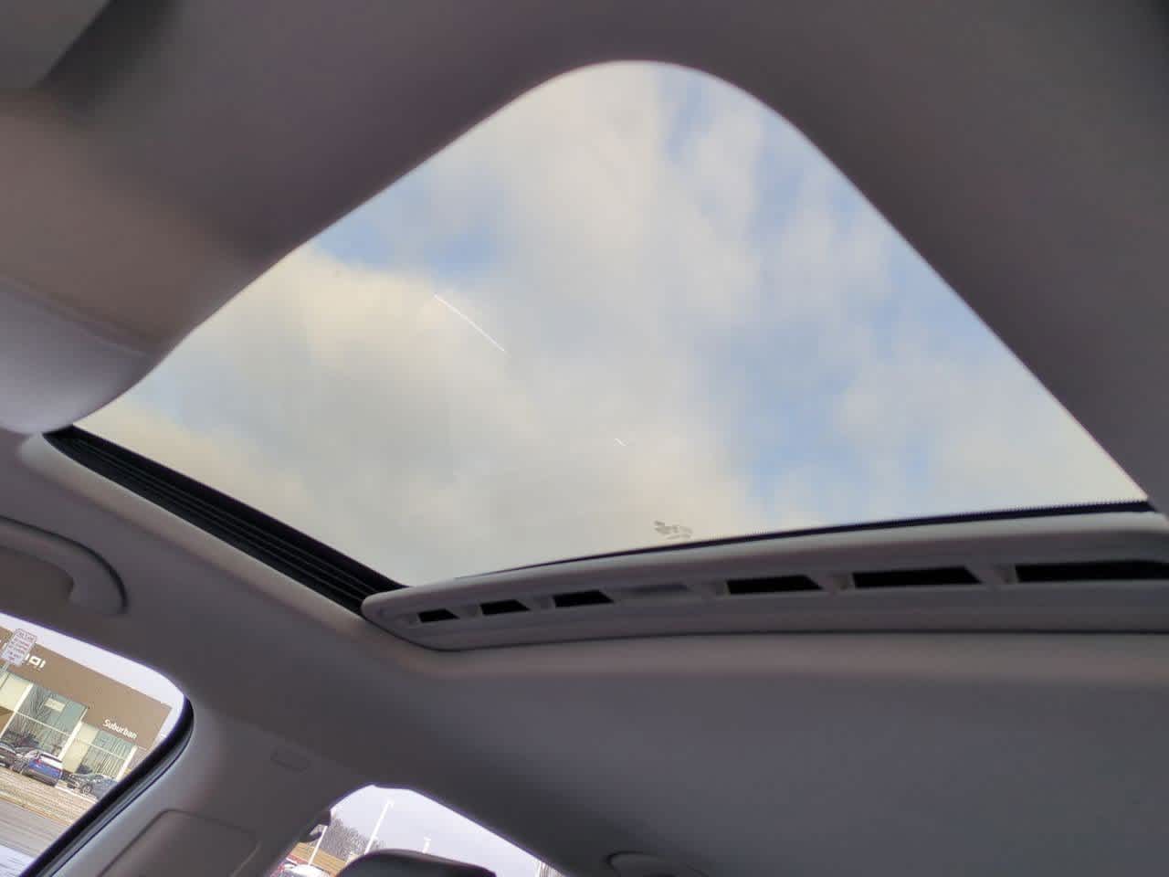 Thumbnail: 2015 Volkswagen Jetta - 18